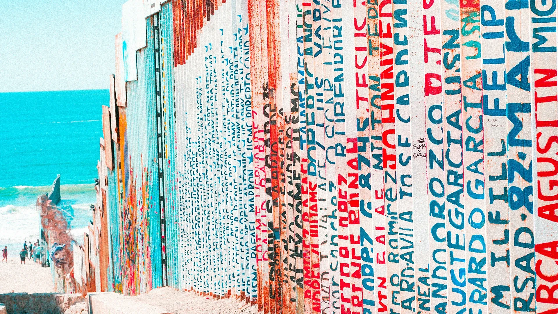 Muro fronterizo entre estados unidos y México.